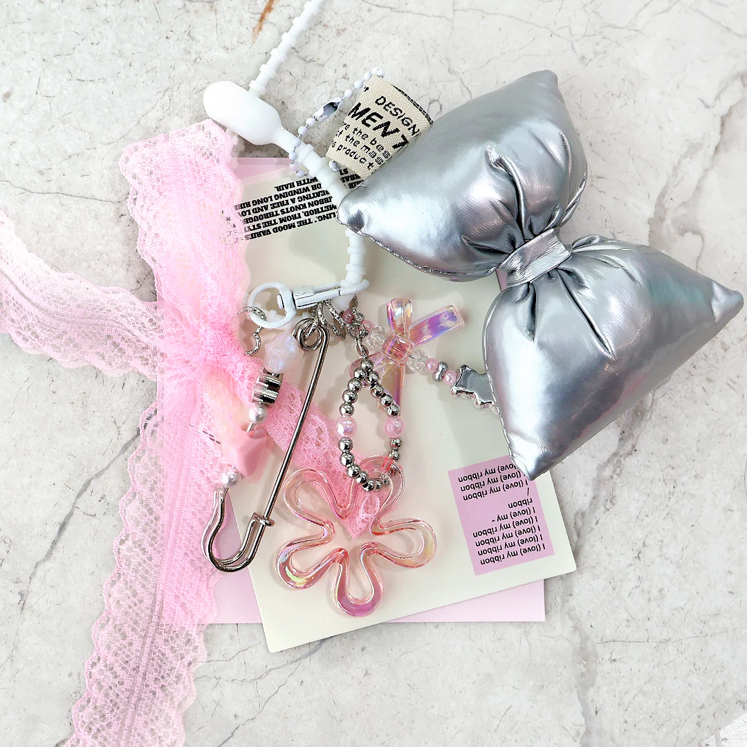 IT Girl Charms - Image 10