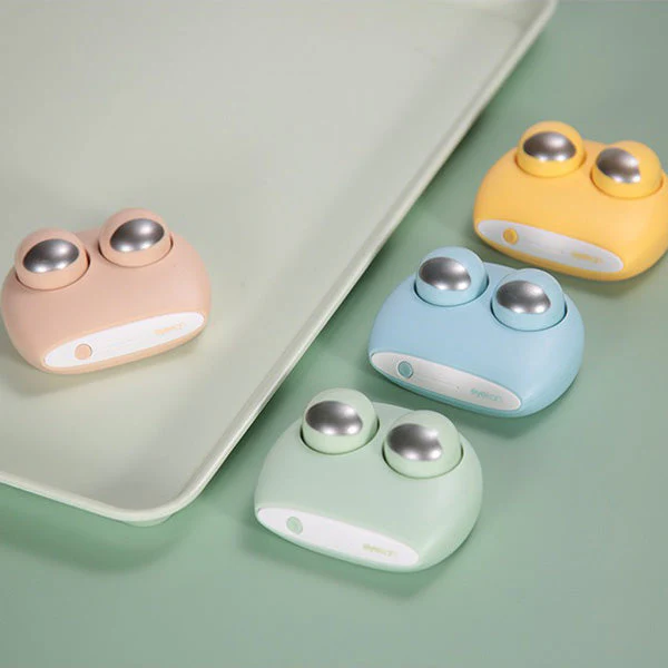 Meme Frog Contact Lens Cleaner - Image 3