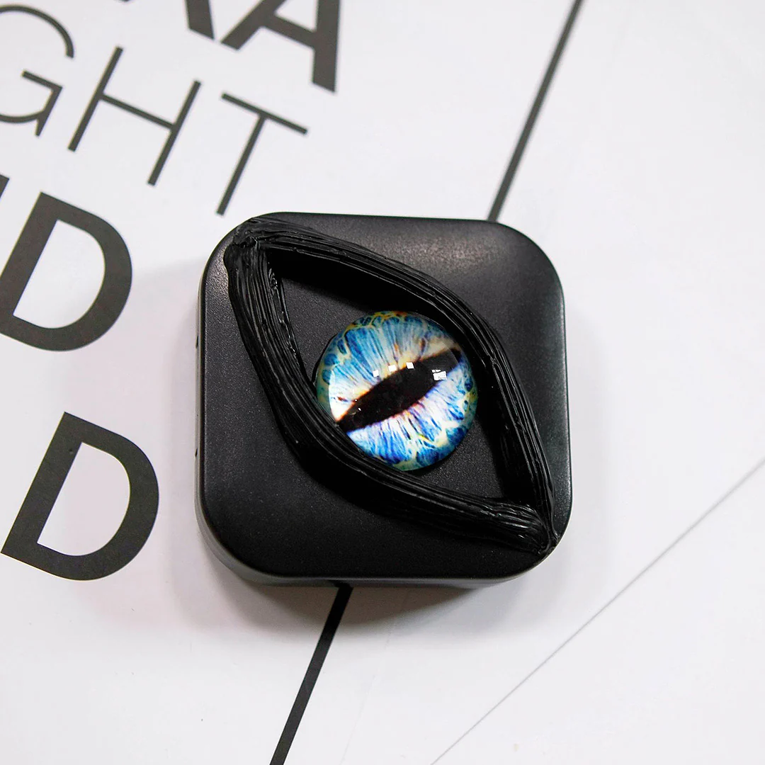 Monstrous Eye Lens Case - Image 3