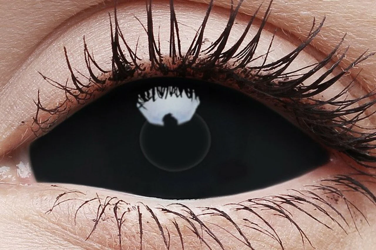 Phantasee Sabretooth Sclera Lenses